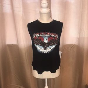 Graphic tank size M